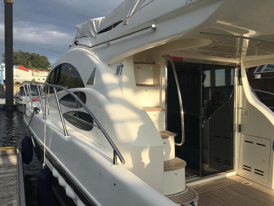Porto Private Yacht- Accommodation Douro River المظهر الخارجي الصورة